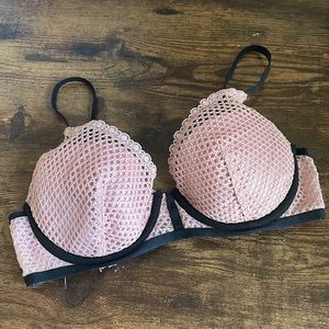 Victoria's Secret Plunge Bra - Very Sexy Collection 32D
Fishnet / pink / black